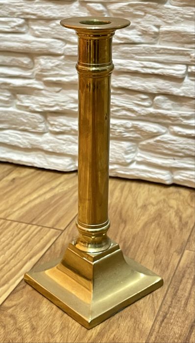 Mosiężny świecznik pojedynczy vintage – wysokość 23 cm