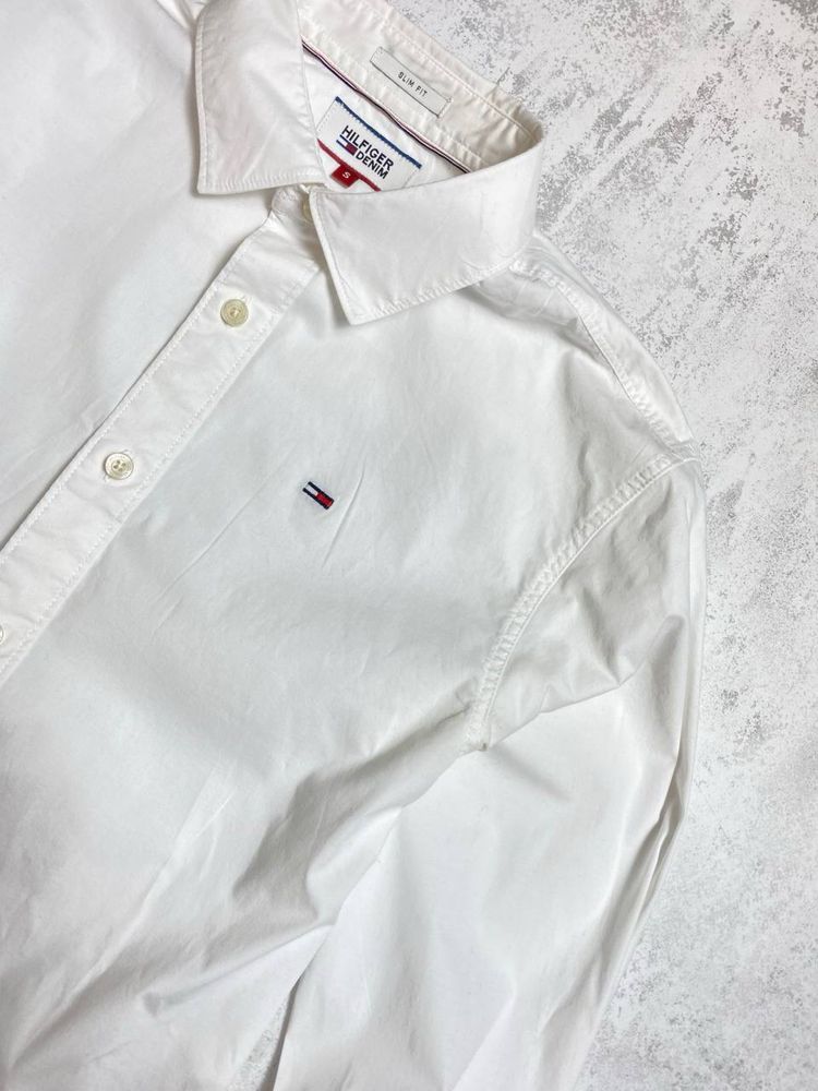 Біла сорочка Hilfiger Denim з фірмовим логотипом