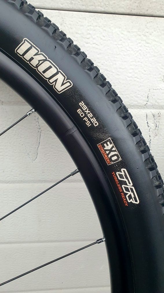 Mavic Crossmax 29" + Maxxis Ikon TR 3C MAXX Speed 29x2.20