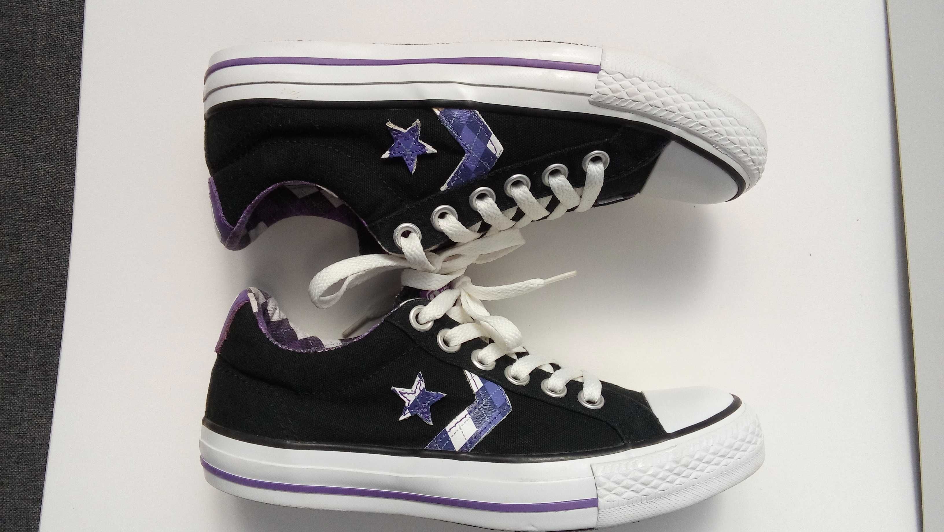 Кеды Converse оригинал из Англии раз.36,5 стелька 23 см