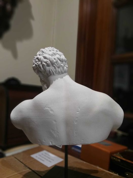 Escultura em gesso Herácles