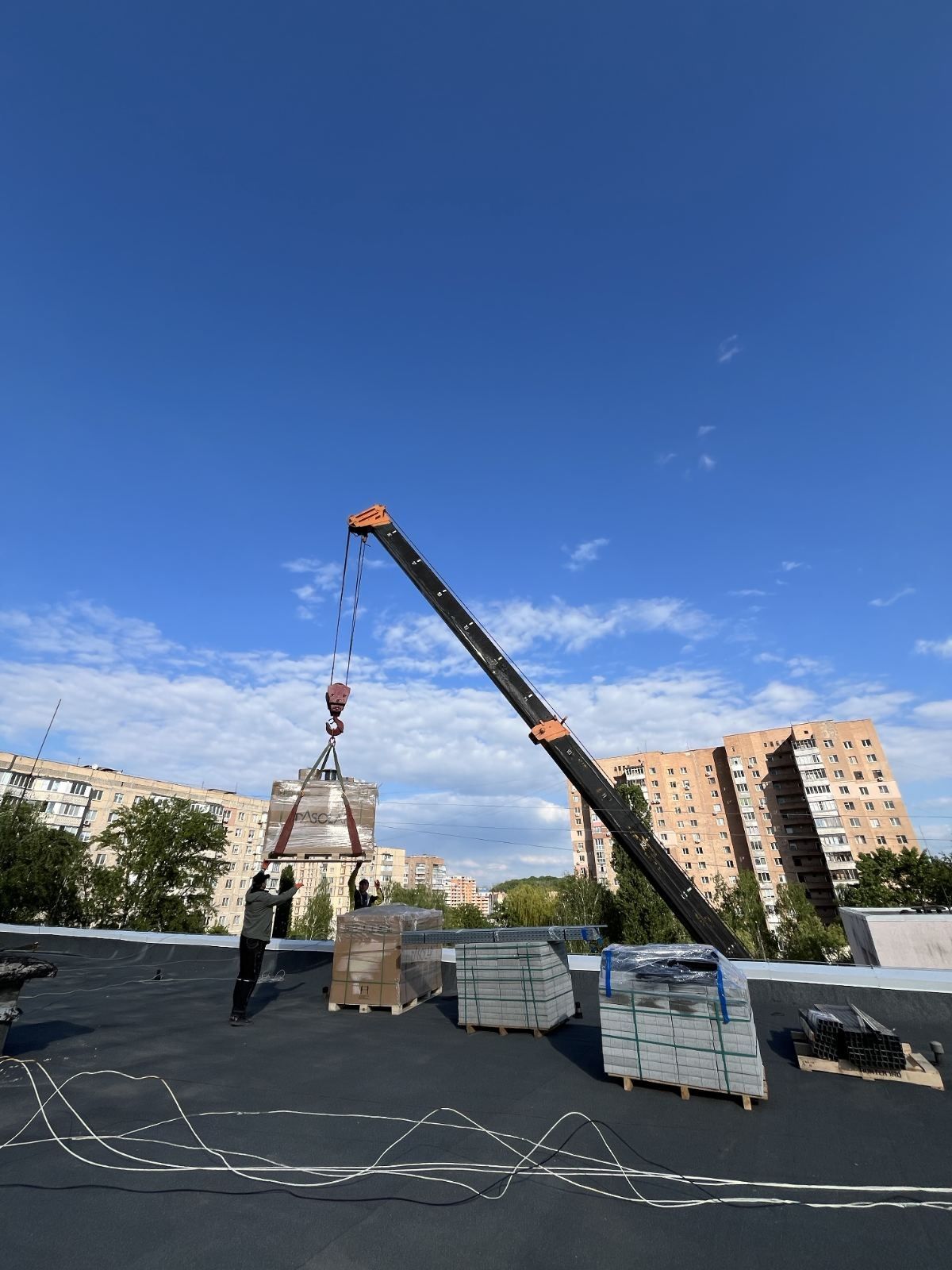 Сонячні панелі, сонячні електростанції