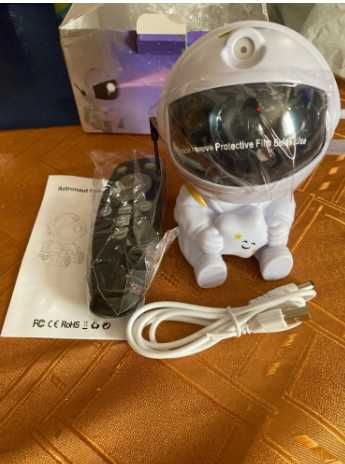 Projektor gwiazd astronauta gwiazda z pilotem biały nowy