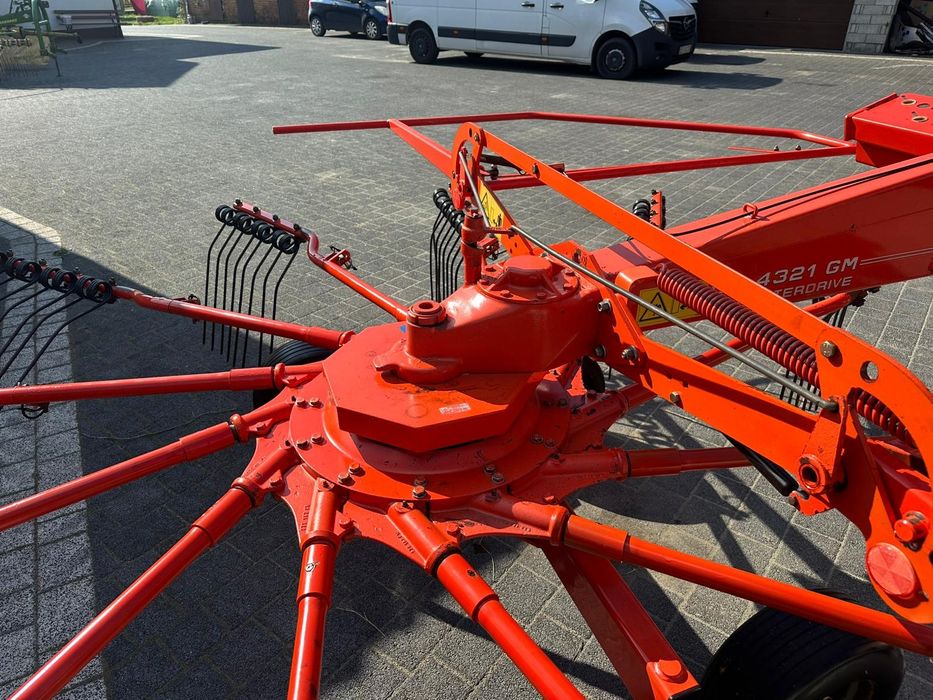 Zgrabiarka karuzelowa Kuhn masterdrive 4321 GM
