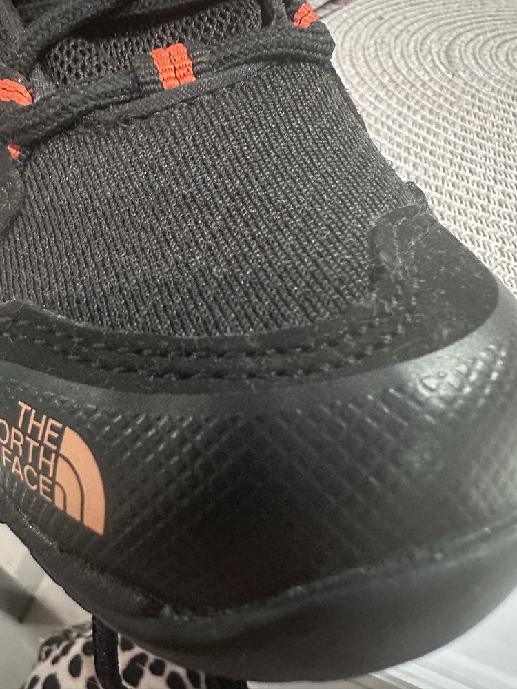 Новые трекинговые ботинки the north face