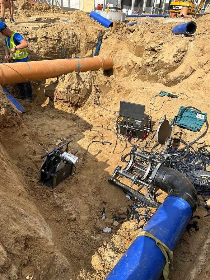 roboty ziemne, prace koparką, budowa przyłączy oraz sieci wod-kan