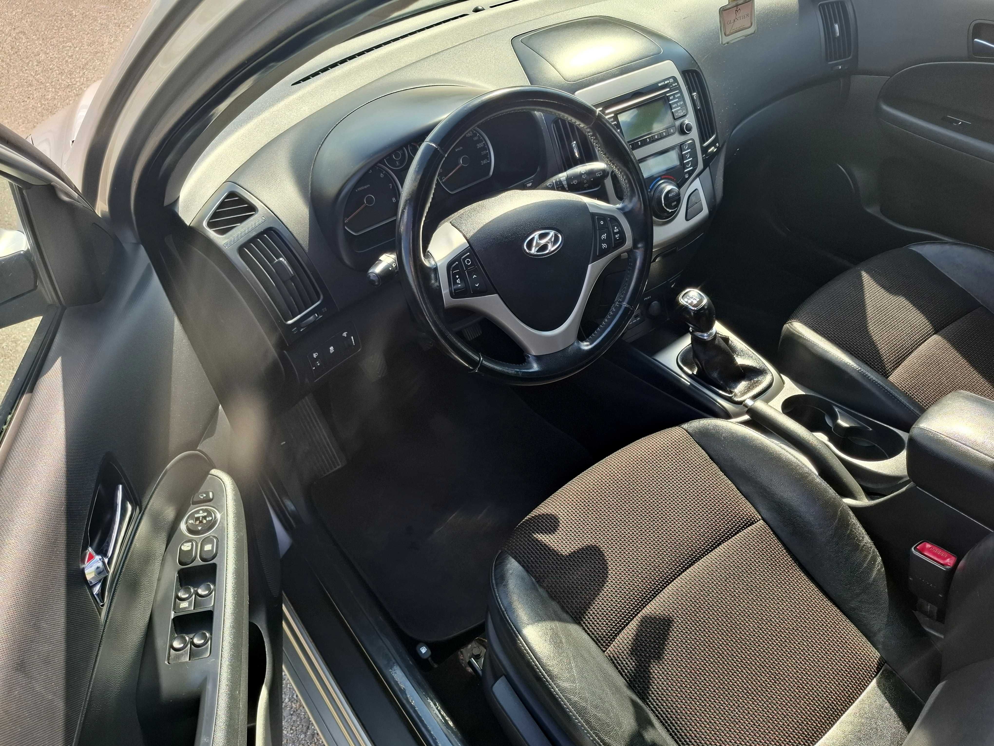 Hyundai I30 Lift 1.4 Benzyna 109KM 2011r Półskóra Klima Tempomat
