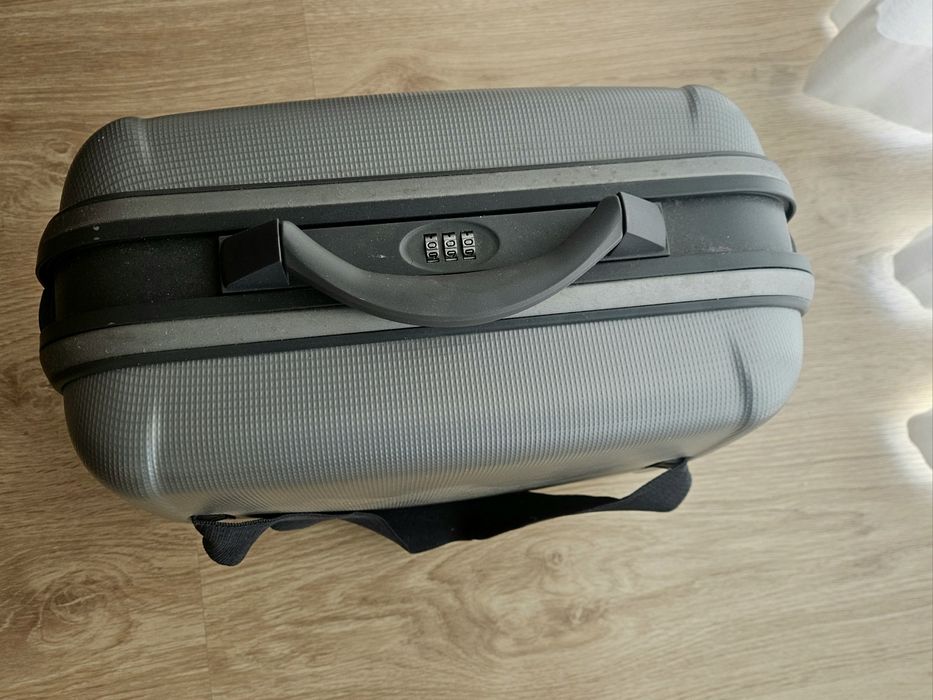 Samsonite Cruisair II, Estojo de cosméticos