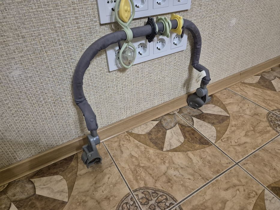 Продам стільчик для годування chicco  Polly Magic