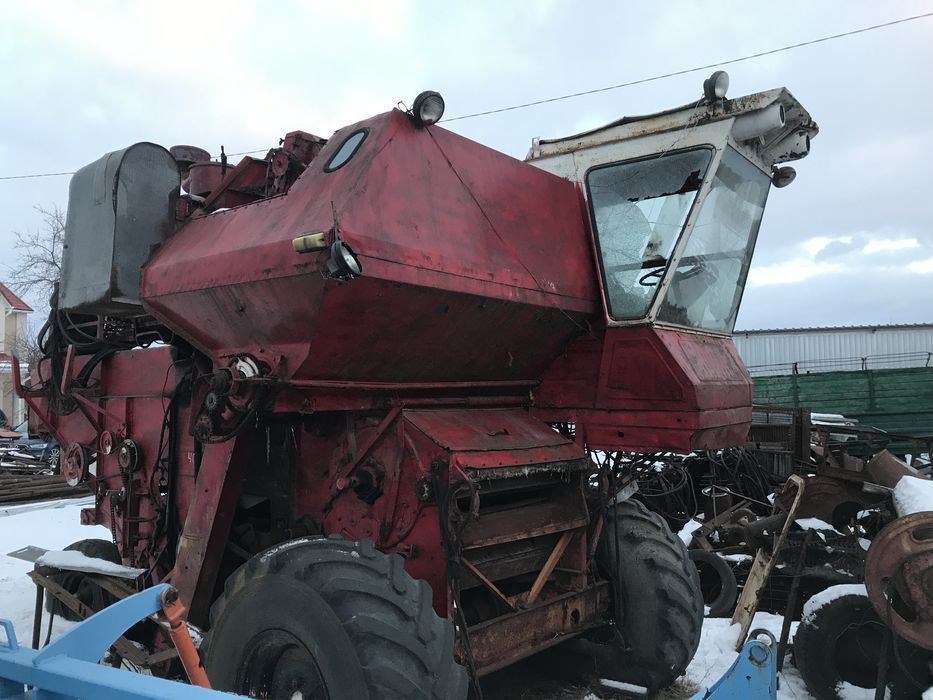 Продам комбайн НИВА