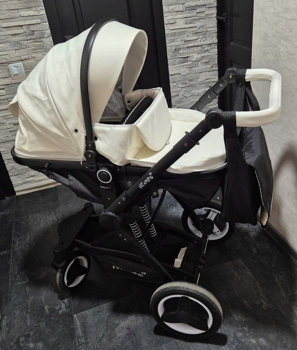 Прогулянкова коляска