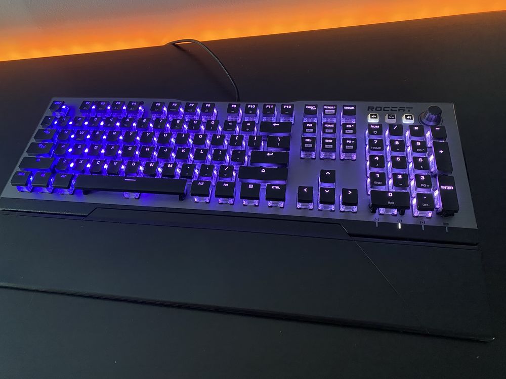 Klawiatura Roccat Vulcan 120 AIMO – Stan Idealny!