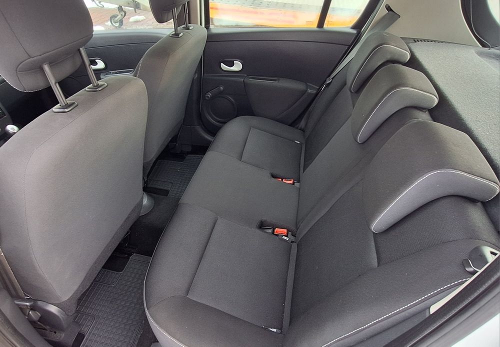 Renault Clio 1.2 benzyna 5 drzwi klima model 2012