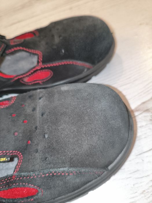 2x Buty robocze z blachą w noskach