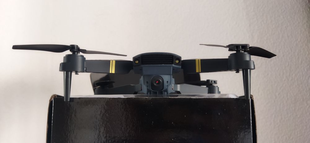 2 Drones eachine e58