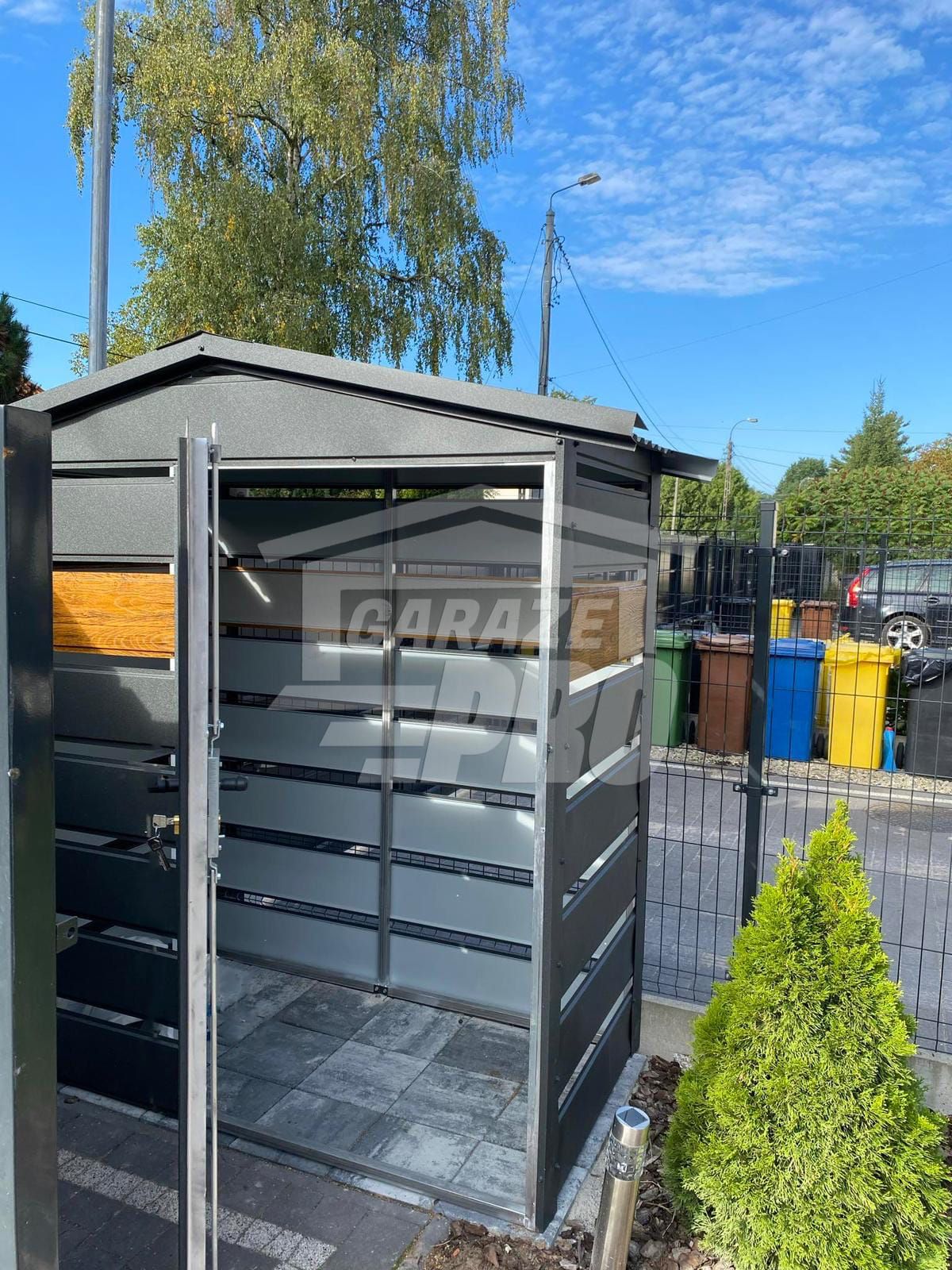 Wiata śmietnikowa 1,5x0,5m antracyt + drewnopodobny dwuspad GP463