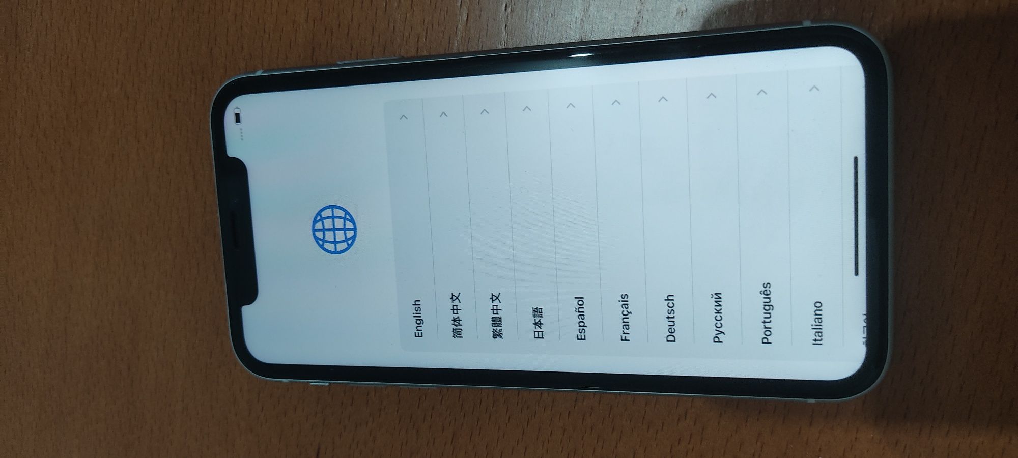 iPhone com película, carregador e capa novos