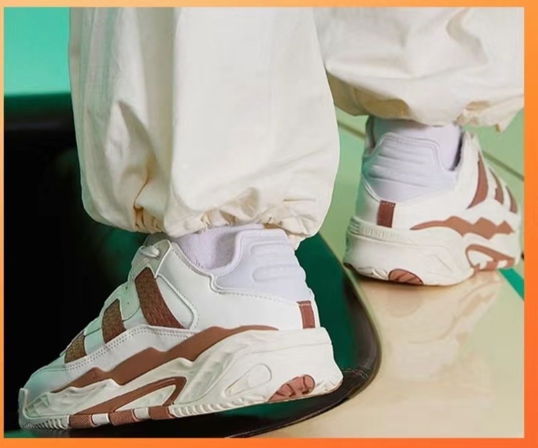 Кроссовки Adidas
