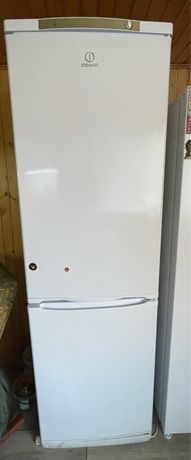 Холодильник Indesit sb200.027