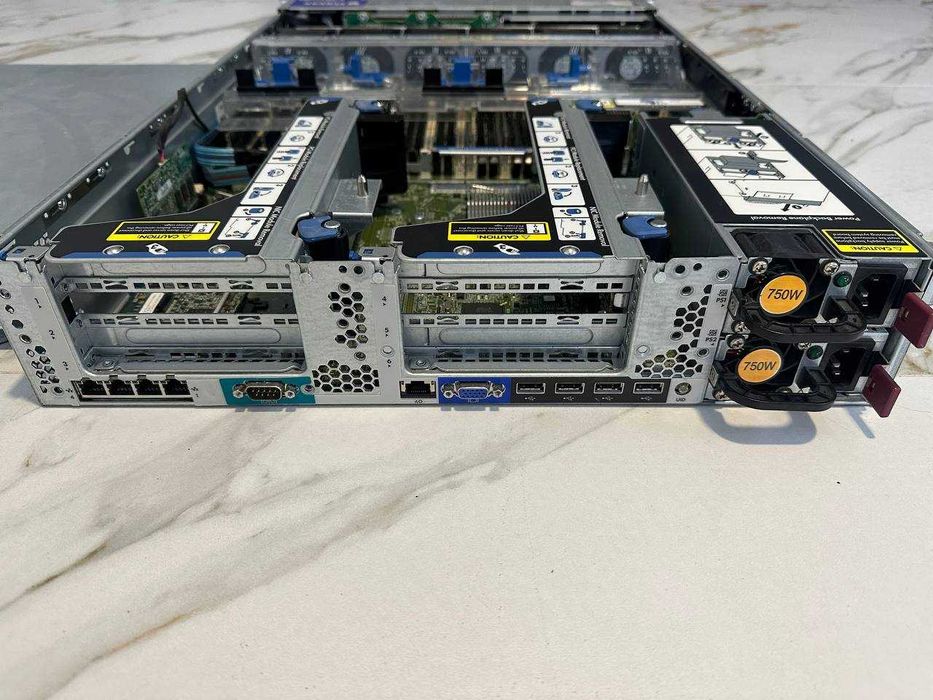 Cepвep HP ProLiant DLЗ80p Gen8