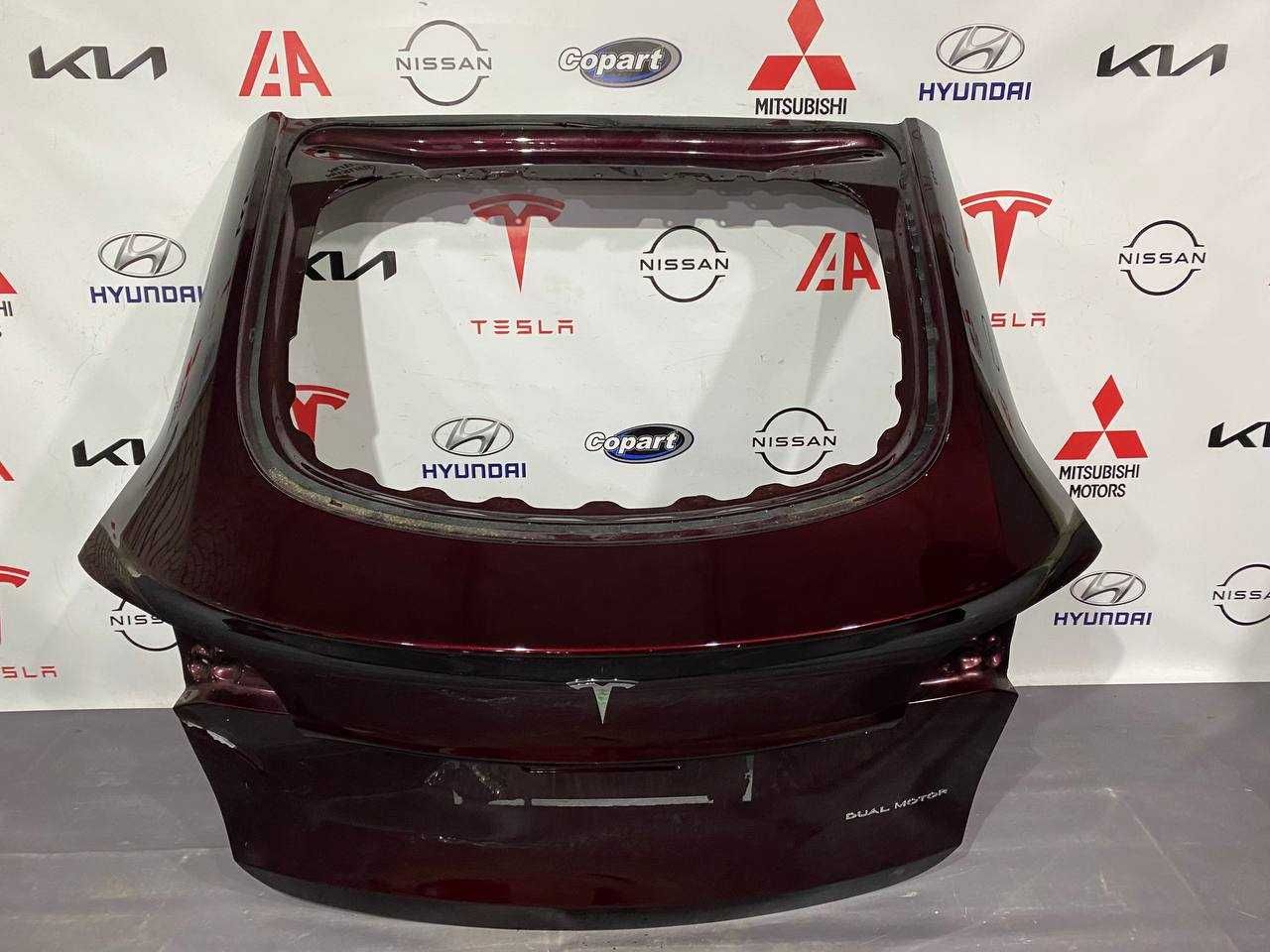 Кришка багажника Ляда Tesla Model Y 1493410-EC-A оригінал б/в