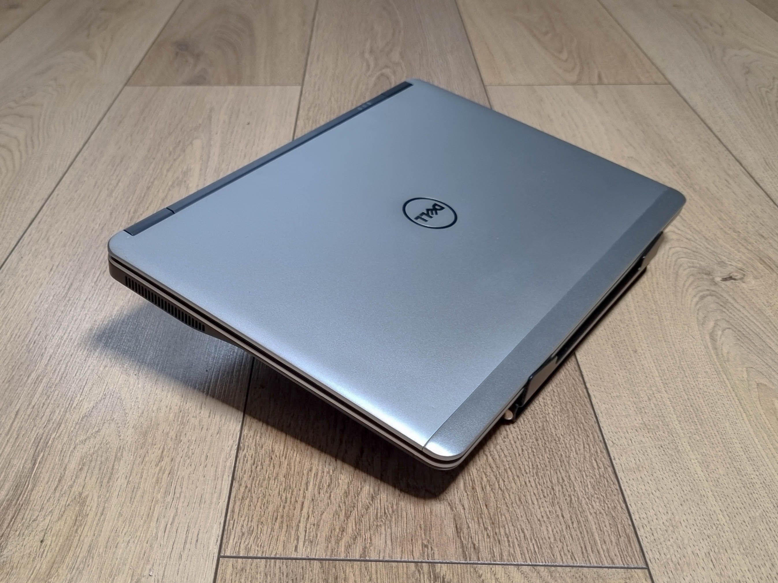 DELL Latitude E7440  / i7 / 8GB RAM / SSD460