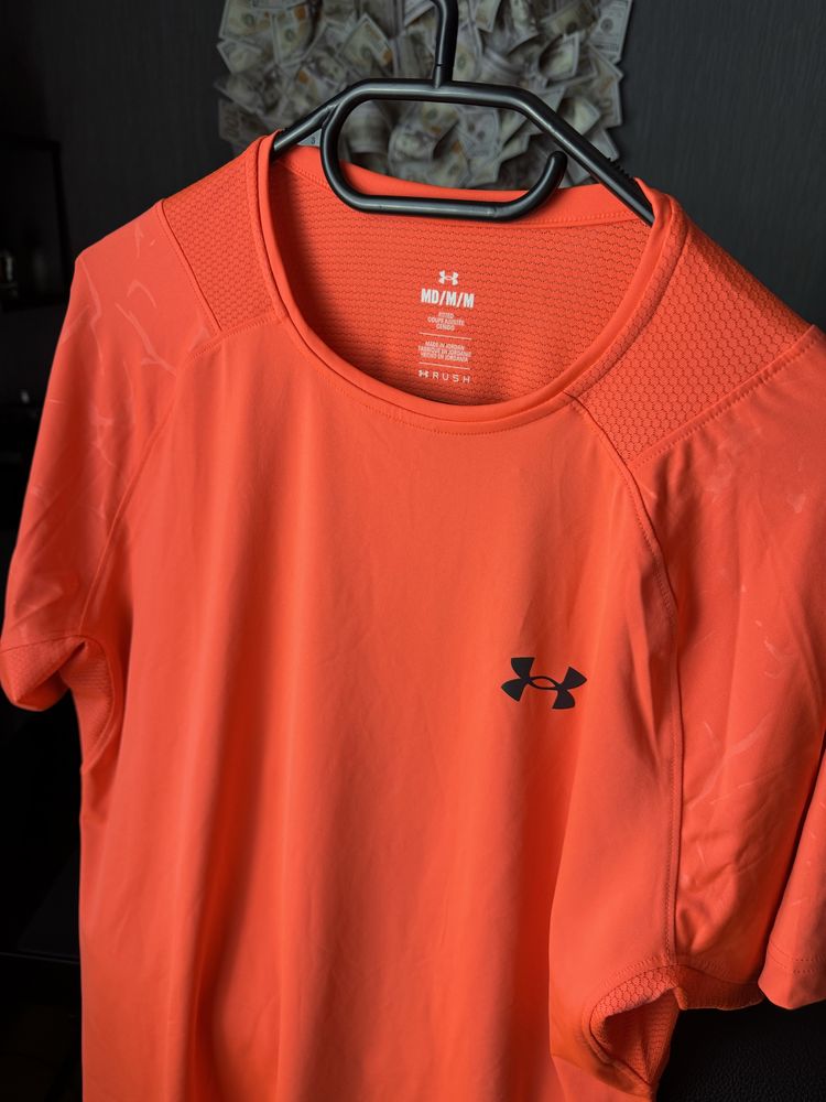 Футболка чоловіча Under Armour Rush Emboss M