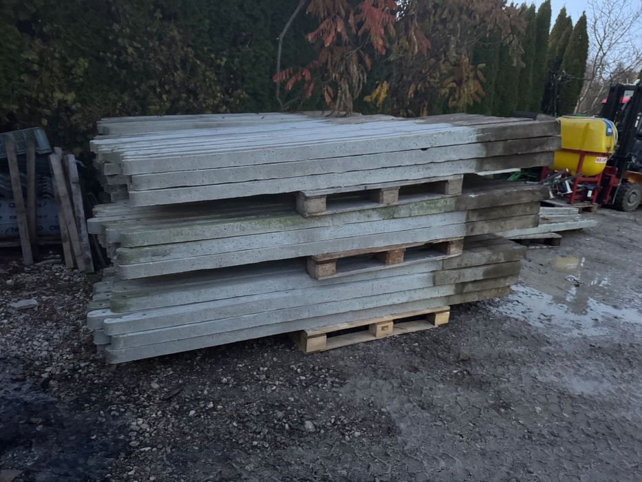 Słupki do sądu 3m używane