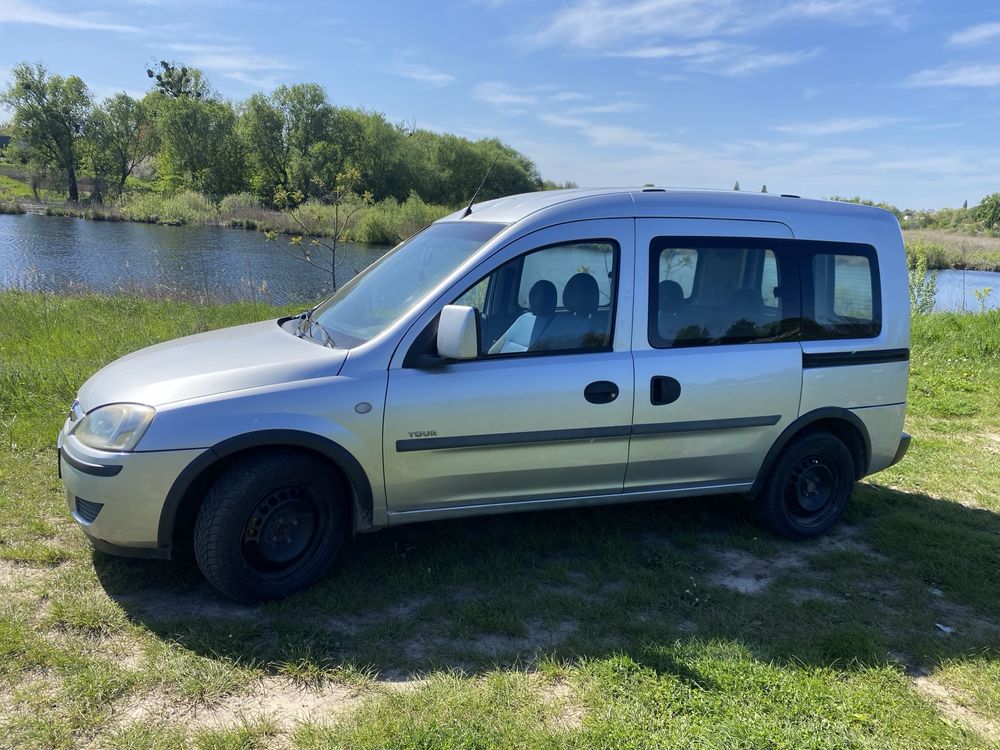 В продажі Opel combo 1,7 дизель