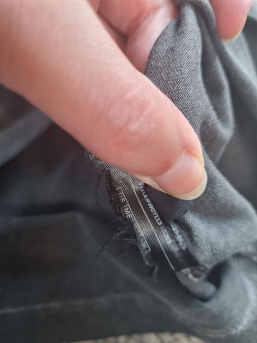 Bluzka z krótkim rękawem szara Guess rozmiar XS