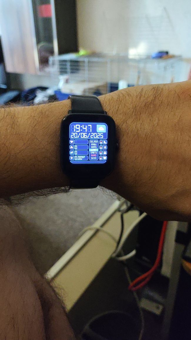 Фитнес часы Amazfit_bip_u