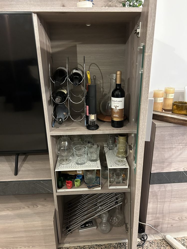 Mobília para Sala semi-nova - conjunto moderno e com arrumação