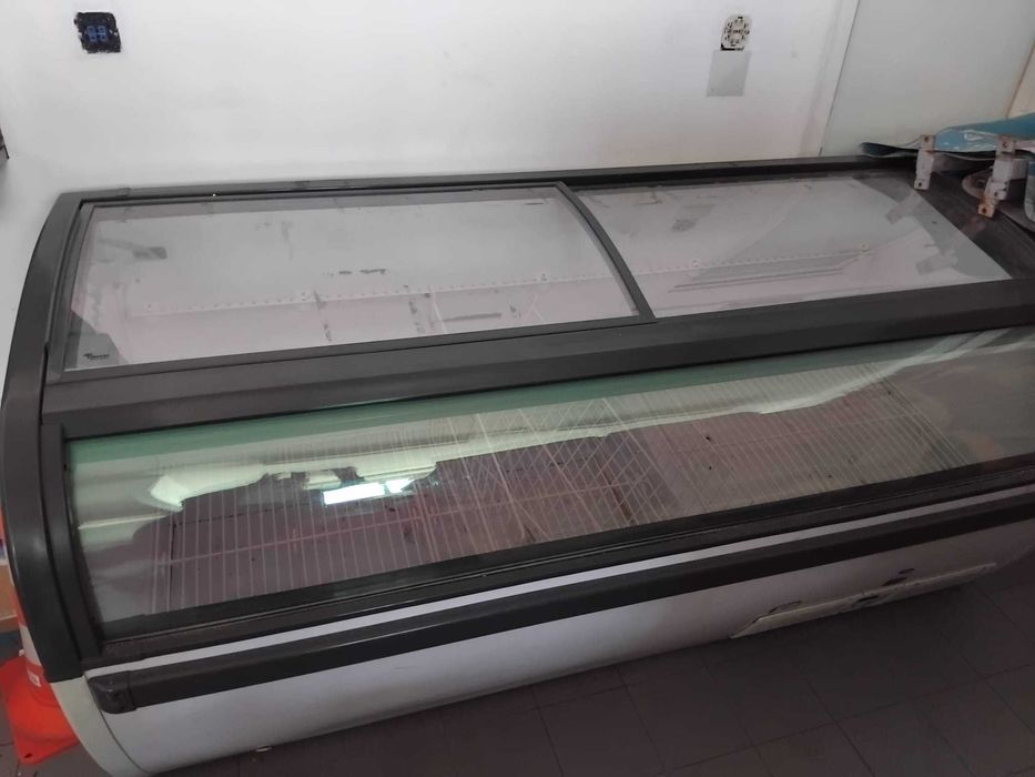Vendo Arcas Avariadas Pequenas, Medias e Grandes