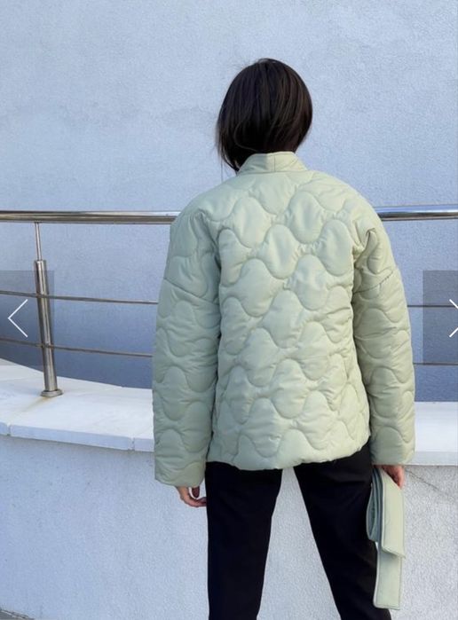 Жіноча демісезонна куртка оверсайз