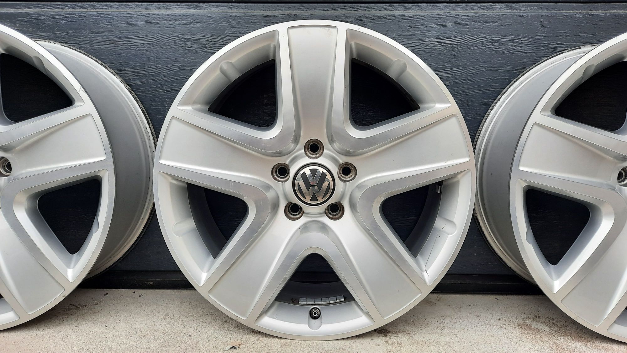 4x Alufelgi 18" VW Tiguan Passat Sharan Touareg