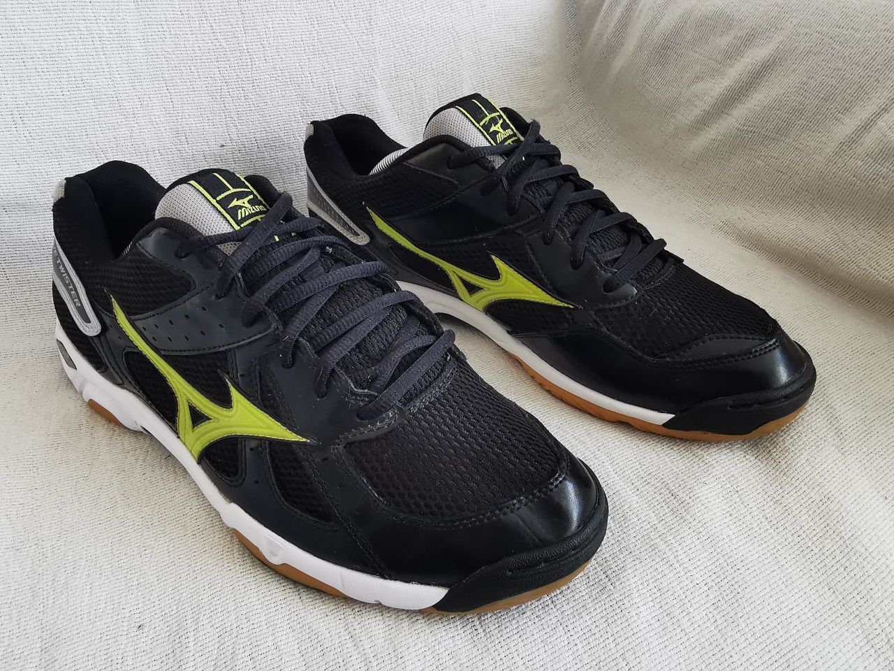 Mizuno Wave Twister 4 buty sportowe na halę halówki 42,5