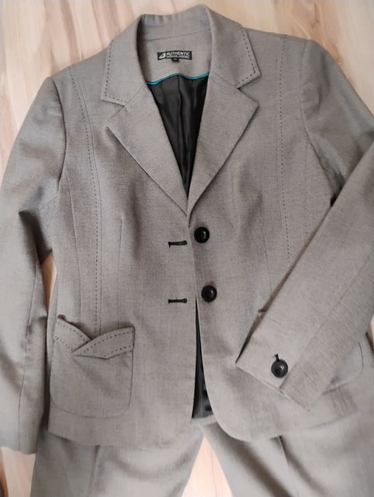 Marynarka i spodnie komplet róż 40 kolor szary