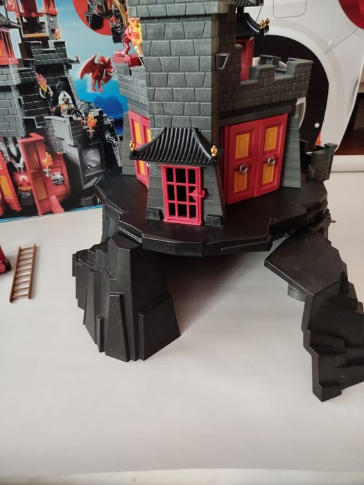 Конструктор Playmobil Земля драконов Азии восточный замок с драконом.