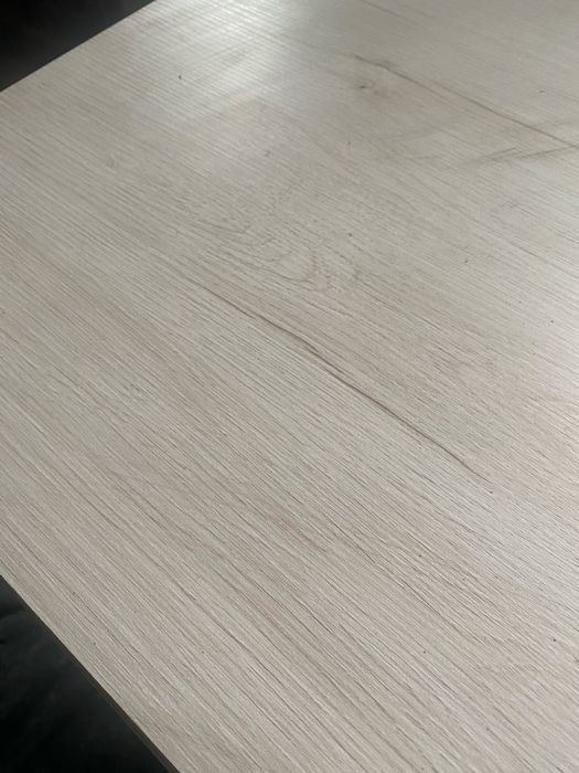 Biurko z odstawiana szafką