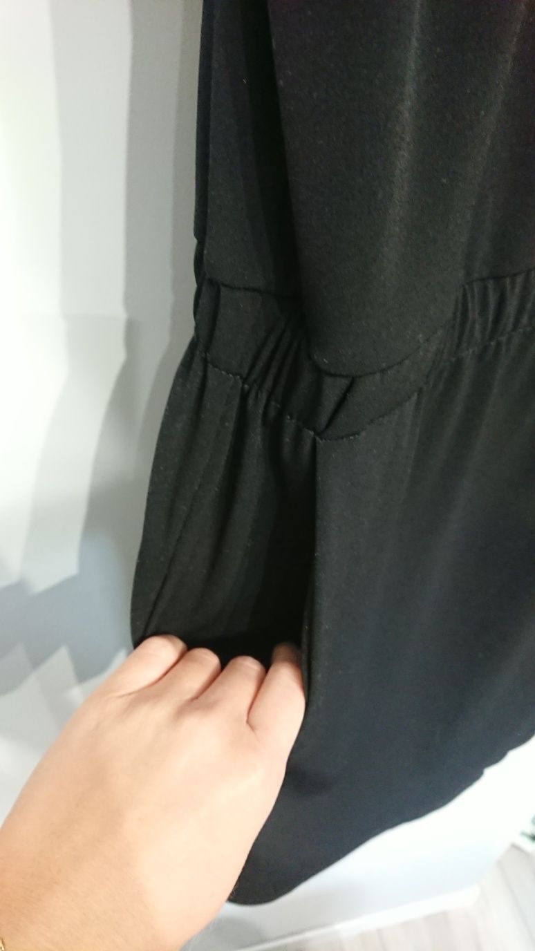 czarna sukienka comma  rozmiar L
