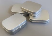 Caixas pequenas de arrumação de metal e plástico