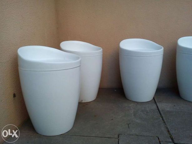 Bancos elegantes de Interior e exterior vintage desing space age