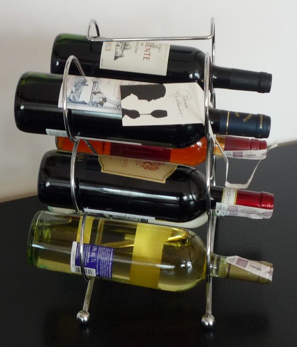 Stojak ozdobny na wino