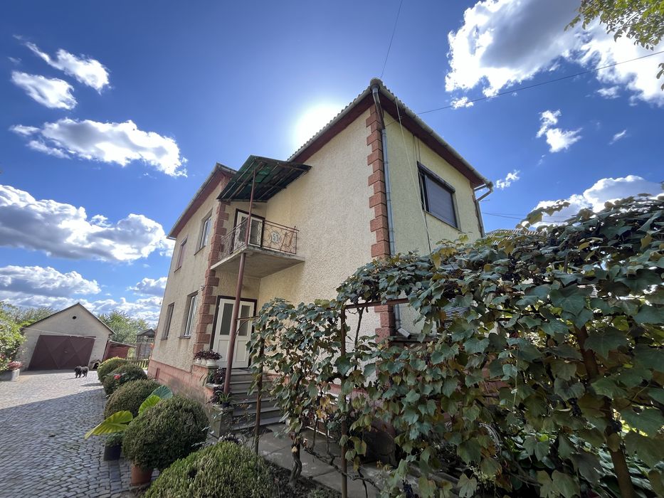 Продам будинок 122 м2 ділянка 10 соток Яноші Шевченка 51