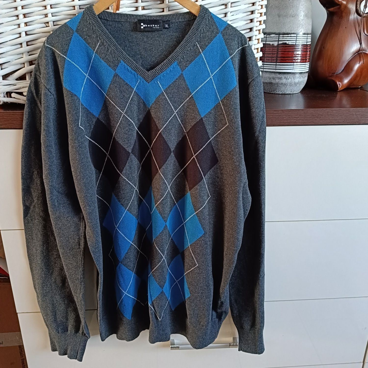 Sweter checker for man