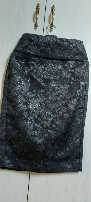 Śliczna Spódnica  czarna Reserved XS