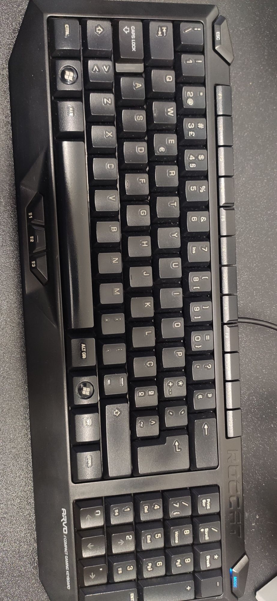 Teclado roccat arco Compact gaming keyboard