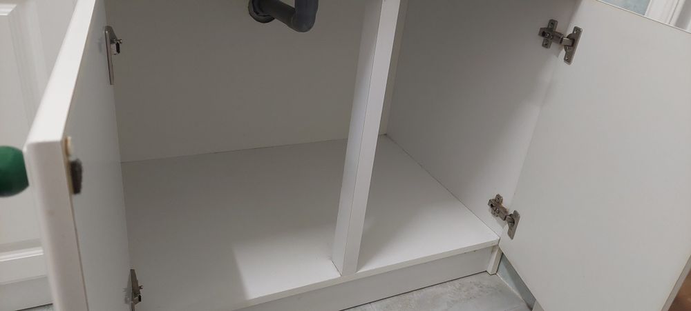 Movel de casa de banho com espelho e pedra mármore. 
Dimensões
- 195 c