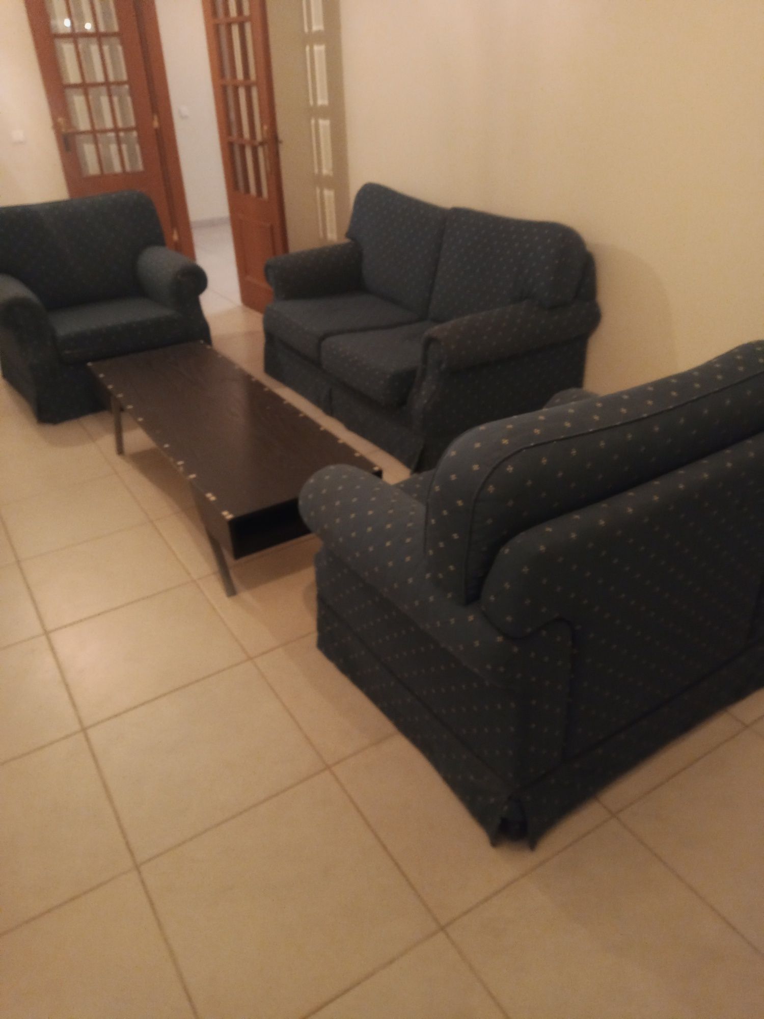 Vendo sofá segunda  mão bom preço bom estado