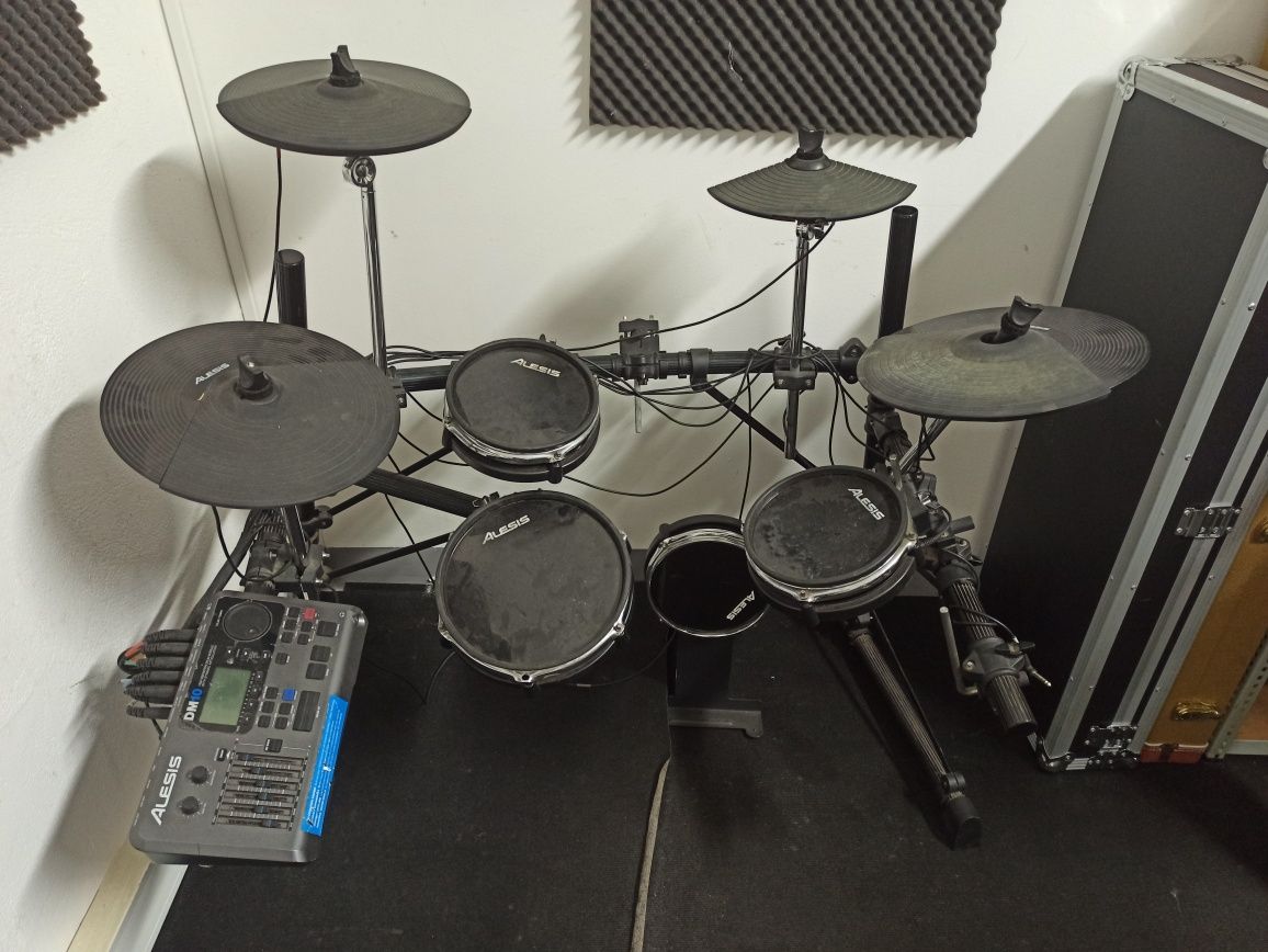 Bateria Alesis Dm10